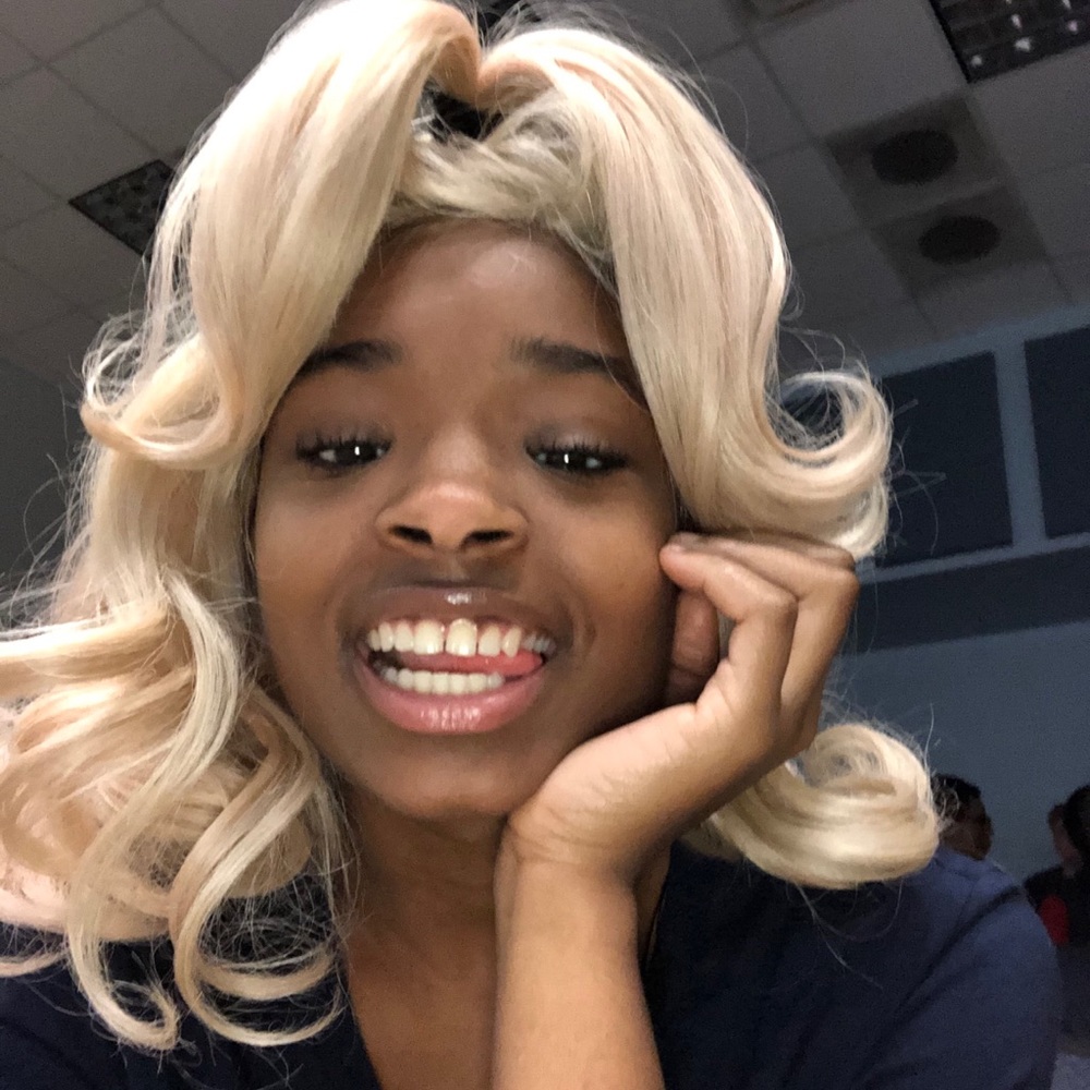 Meet your Posher, Tahirah